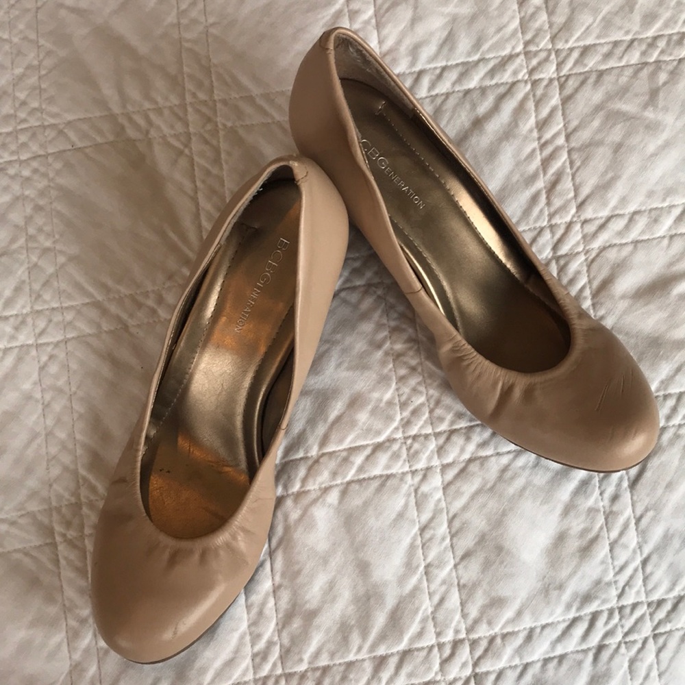 BCBGeneration nude wedge size 9b